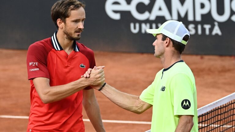 Tommy Paul vs Daniil Medvedev