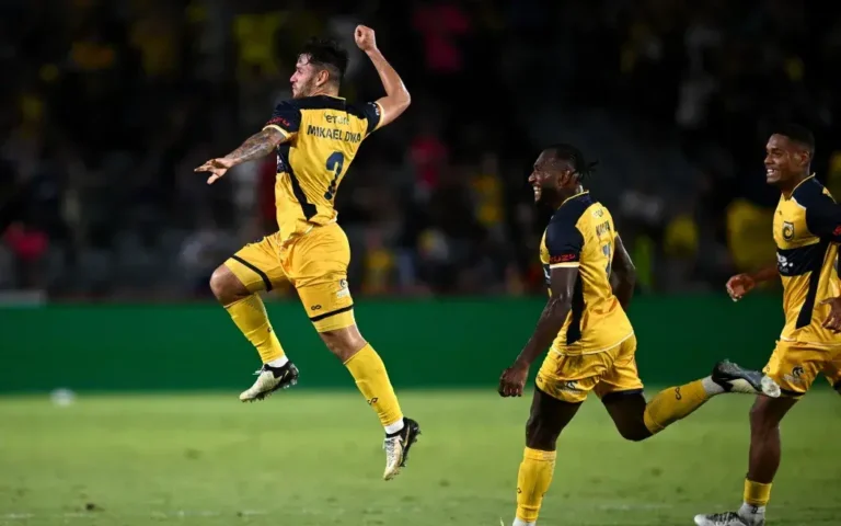 Adelaide United vs Wellington Phoenix
