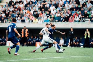 how to update the score after 15–20 minutes (pace, moments, cards).